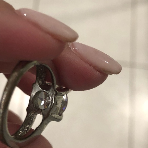 Cubic Zirconia size 8 beautiful ring. - Picture 6 of 8